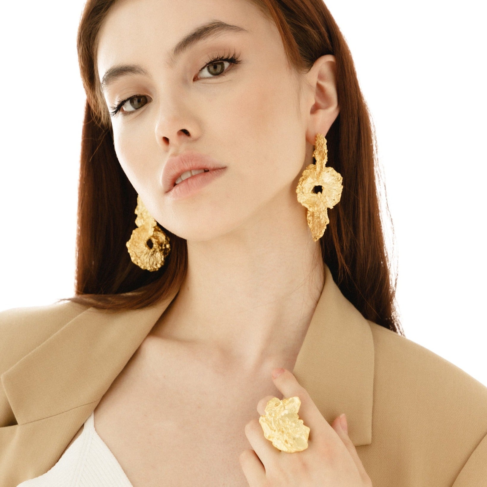 Curvilinear Archives 35R