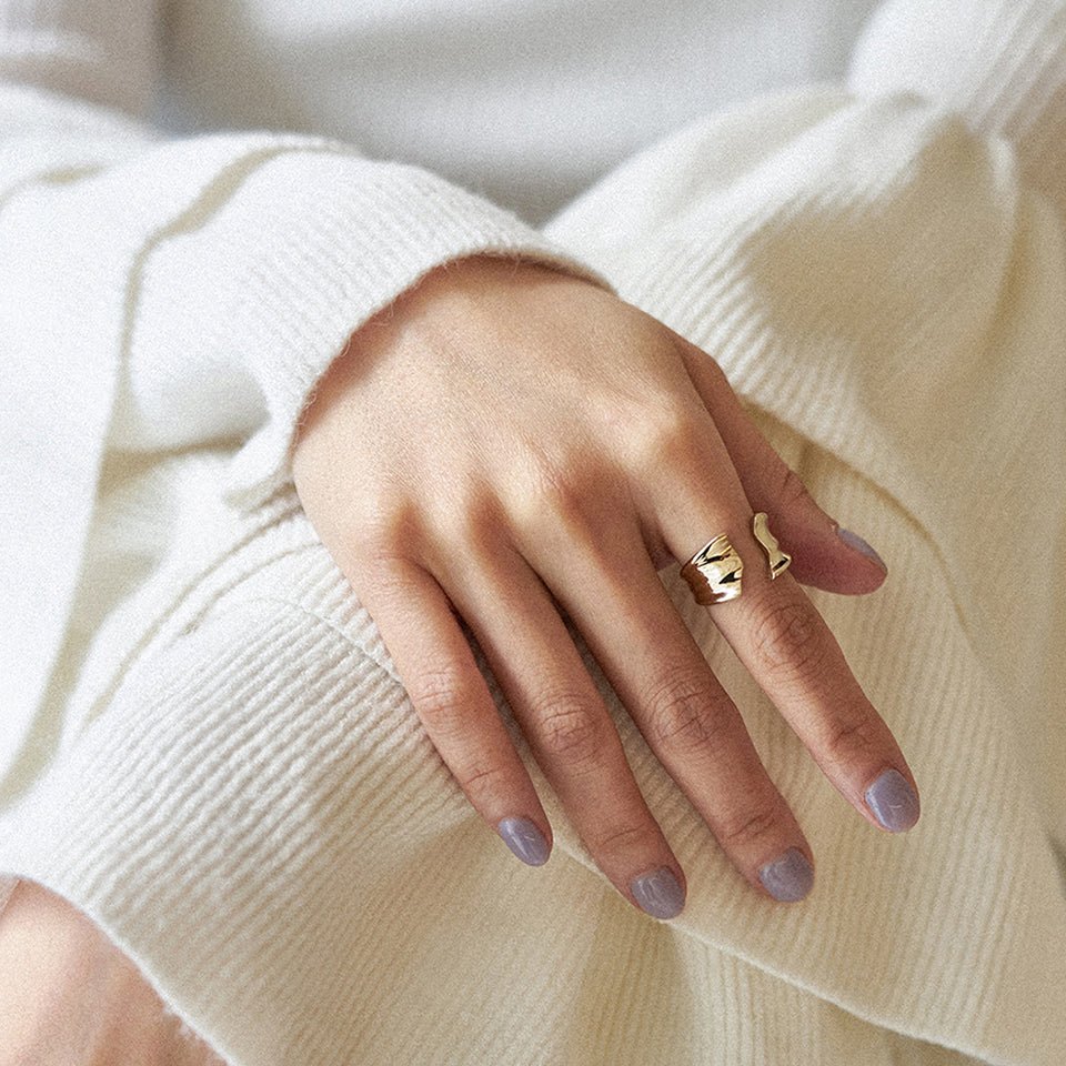 Moire Coupe Ring Open in 18k Gold